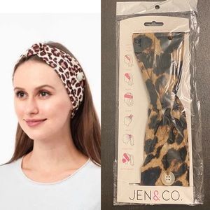Jen & Co. Cheetah Twist Headband w/Buttons